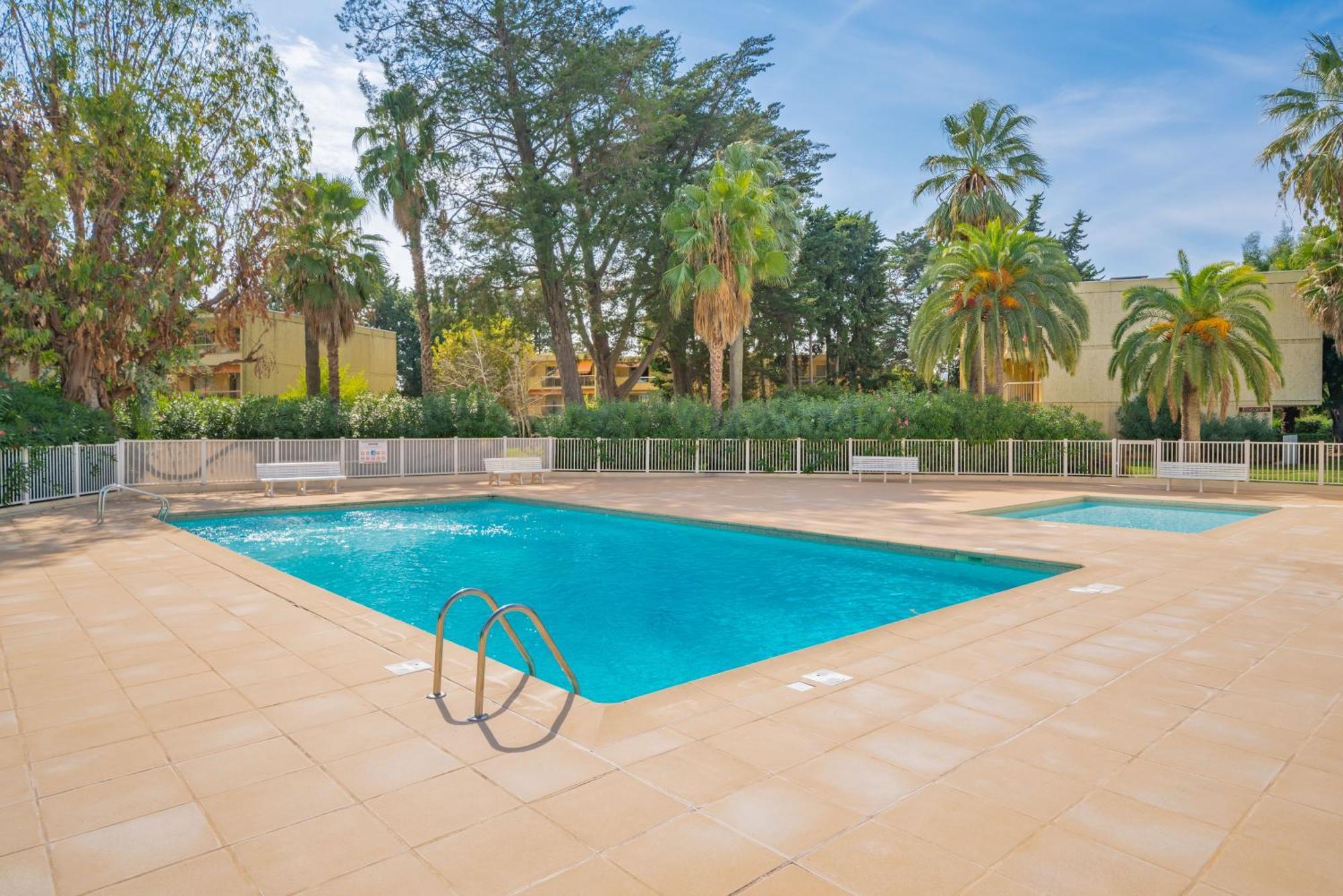 Les 15 Pins & La Mer -Your Green Getaway Near Sea & Beach Antibes Buitenkant foto