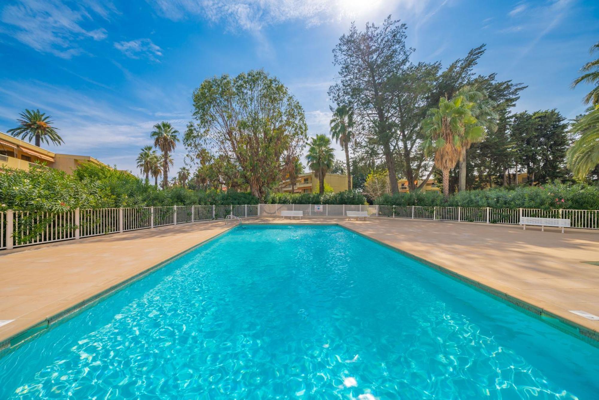 Les 15 Pins & La Mer -Your Green Getaway Near Sea & Beach Antibes Buitenkant foto