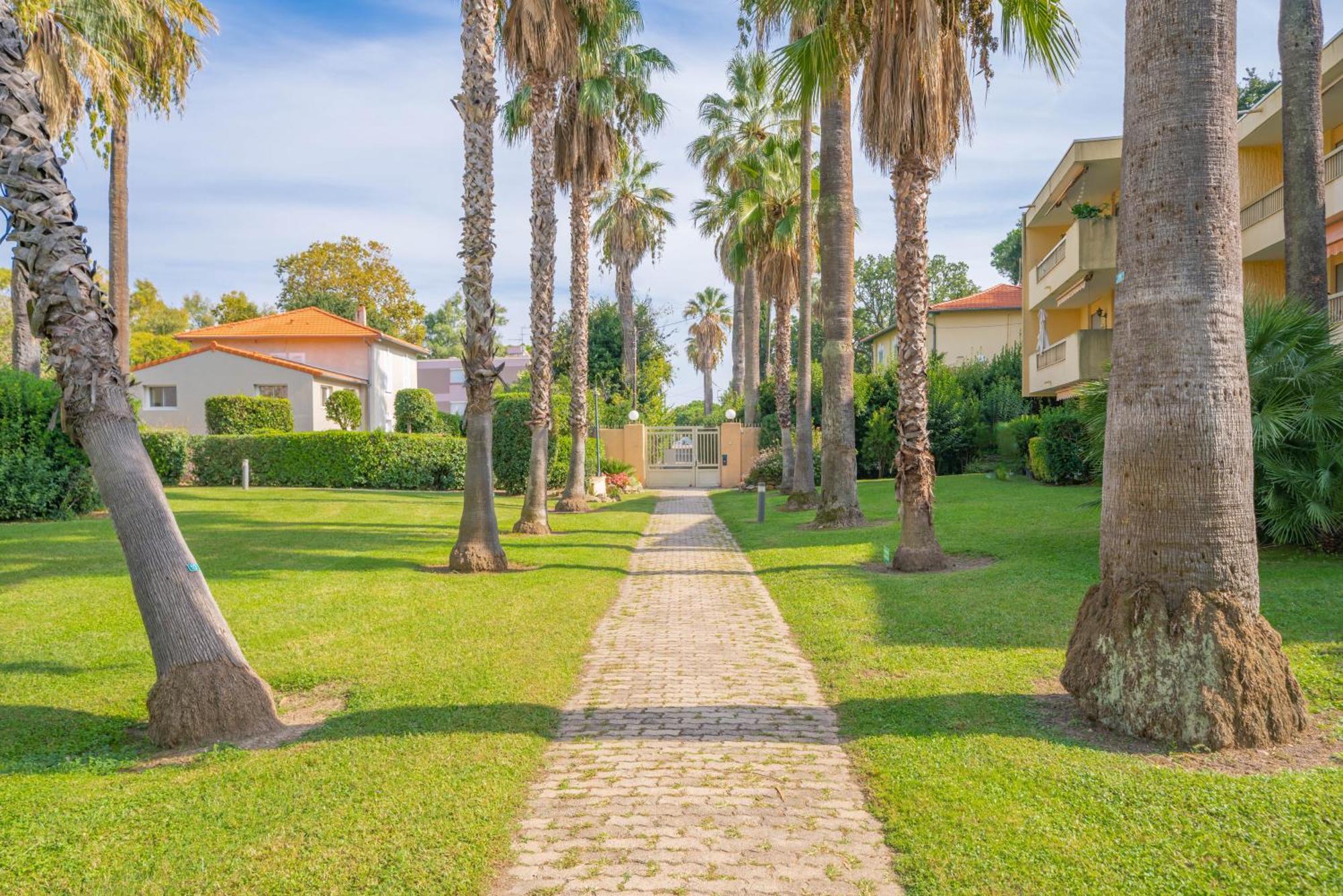 Les 15 Pins & La Mer -Your Green Getaway Near Sea & Beach Antibes Buitenkant foto
